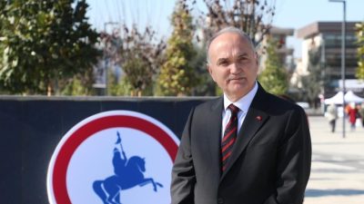 DÜZCE BELEDİYE BAŞKANI DR. FARUK ÖZLÜ, YENİ YAPILACAK SAĞLIK KAMPÜSÜNDEN