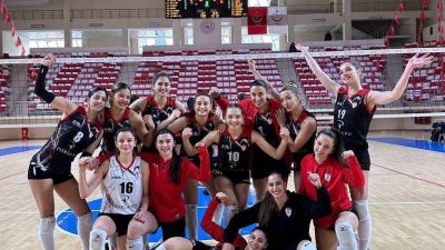 BİLECİK BELEDİYESİ VOLEYBOL SPOR KULÜBÜ RAHAT KAZANDI
