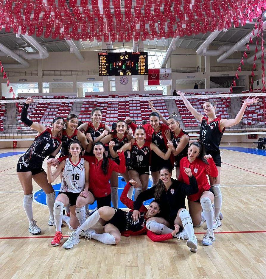 Bilecik Belediyesi Voleybol Spor Kulübü rahat kazandı