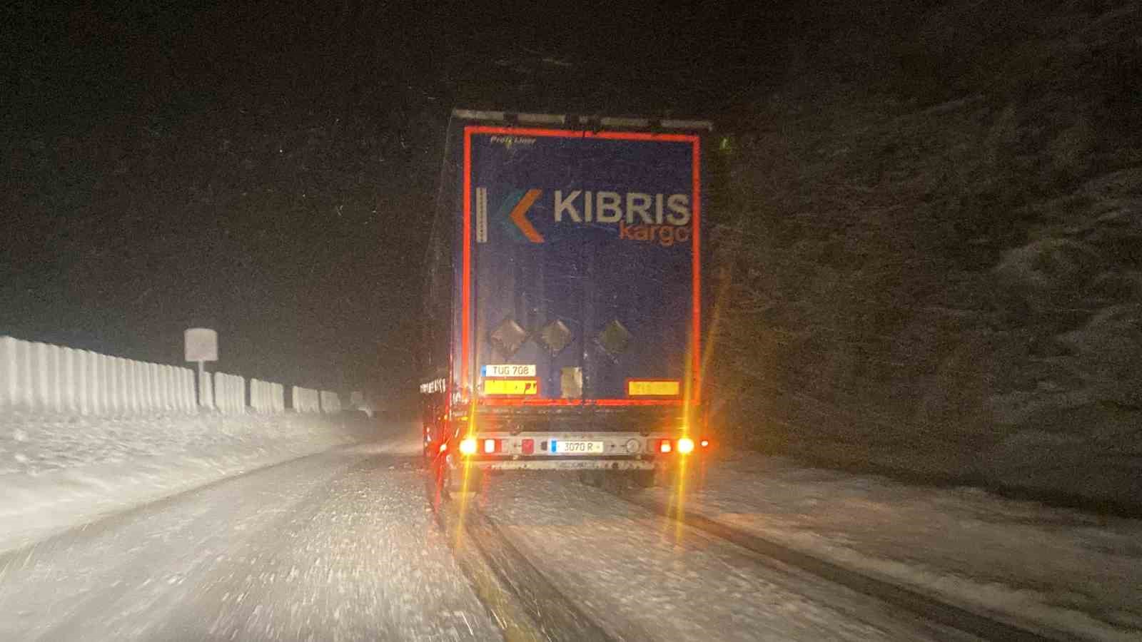 Bolu Dağı’nda kar kalınlığı 30 santimetreyi geçti