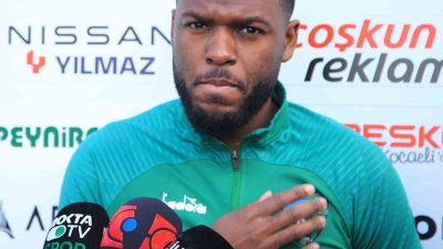 KOCAELİSPOR’UN FİLDİŞİ SAHİLİ ASILLI İSVEÇLİ SANTRAFORU CHRİSTİAN KOUAKOU, "MERKEZ SANTRAFORDA