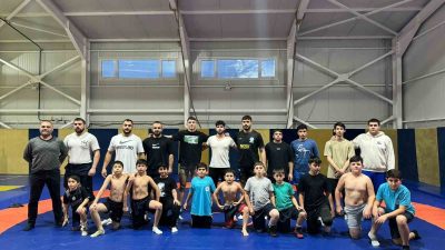 İZMİT BELEDİYESPOR'UN KENTE GENÇ SPORCULARI KAZANDIRDIĞI ALİKAHYA ATATÜRK SPOR SALONU’NDAKİ