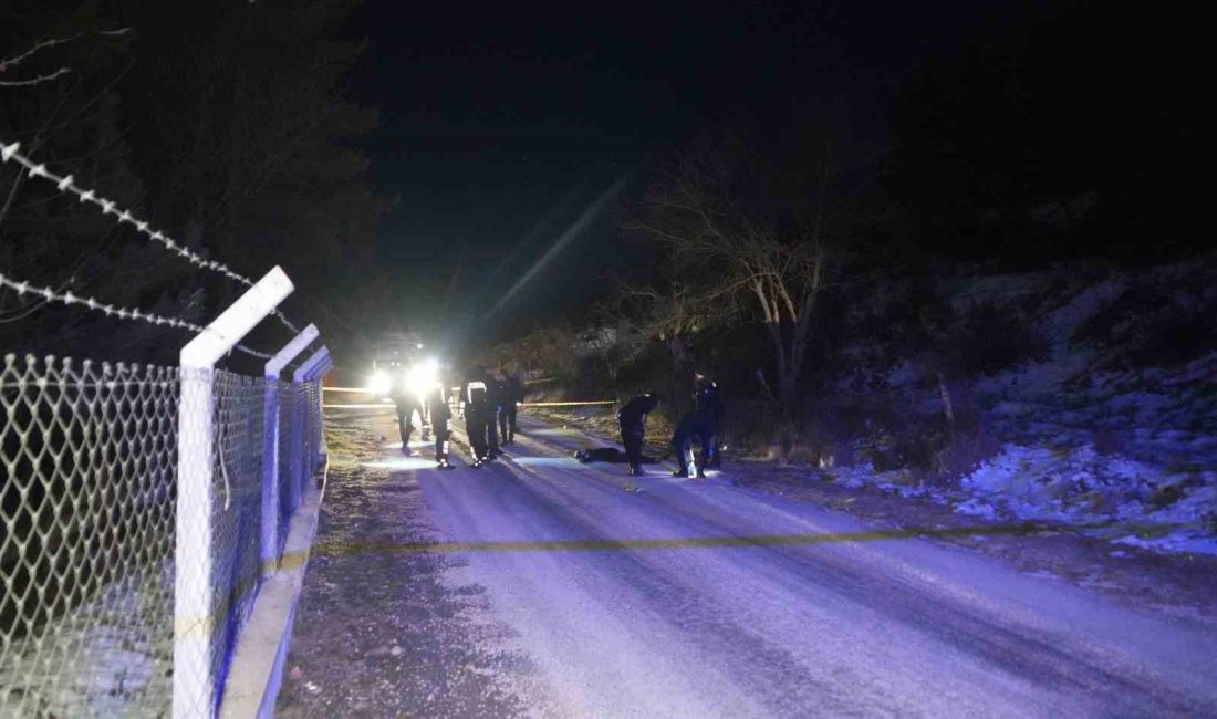 KASTAMONU'DA MEZARLIKTA BAŞINDAN VE