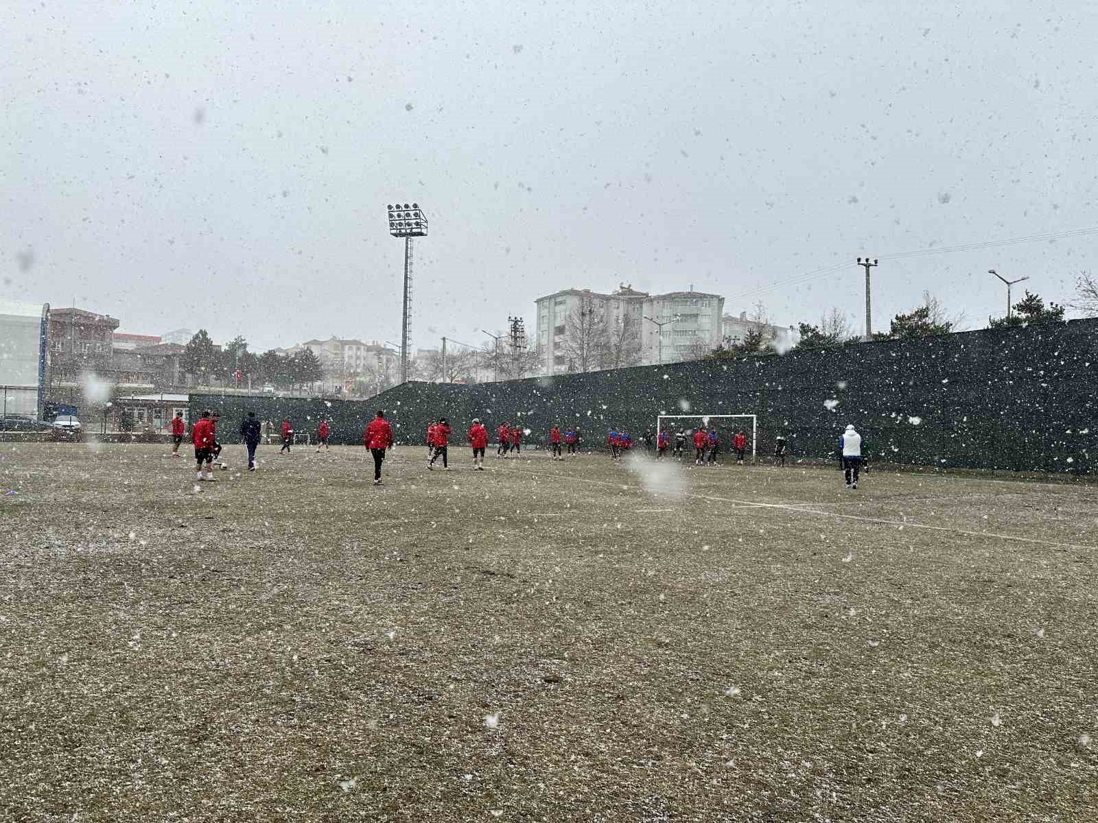 TFF 2. LİG KIRMIZI GRUP’TA MÜCADELE EDEN GMG KASTAMONUSPOR, ETKİLİ