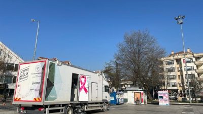 DÜZCE SAĞLIK MÜDÜRLÜĞÜNÜ BÜNYESİNDEKİ MOBİL KANSER TARAMA TIRI VATANDAŞIN AYAĞINA