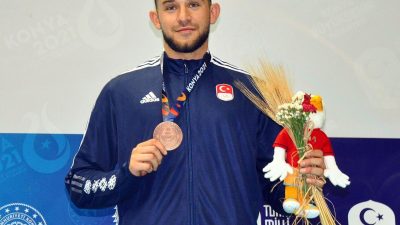 SAKARYA BÜYÜKŞEHİR BELEDİYESİ’NİN MİLLİ KARATE SPORCUSU, PARİS’TE PREMİER LEAGUE ŞAMPİYONLUĞU