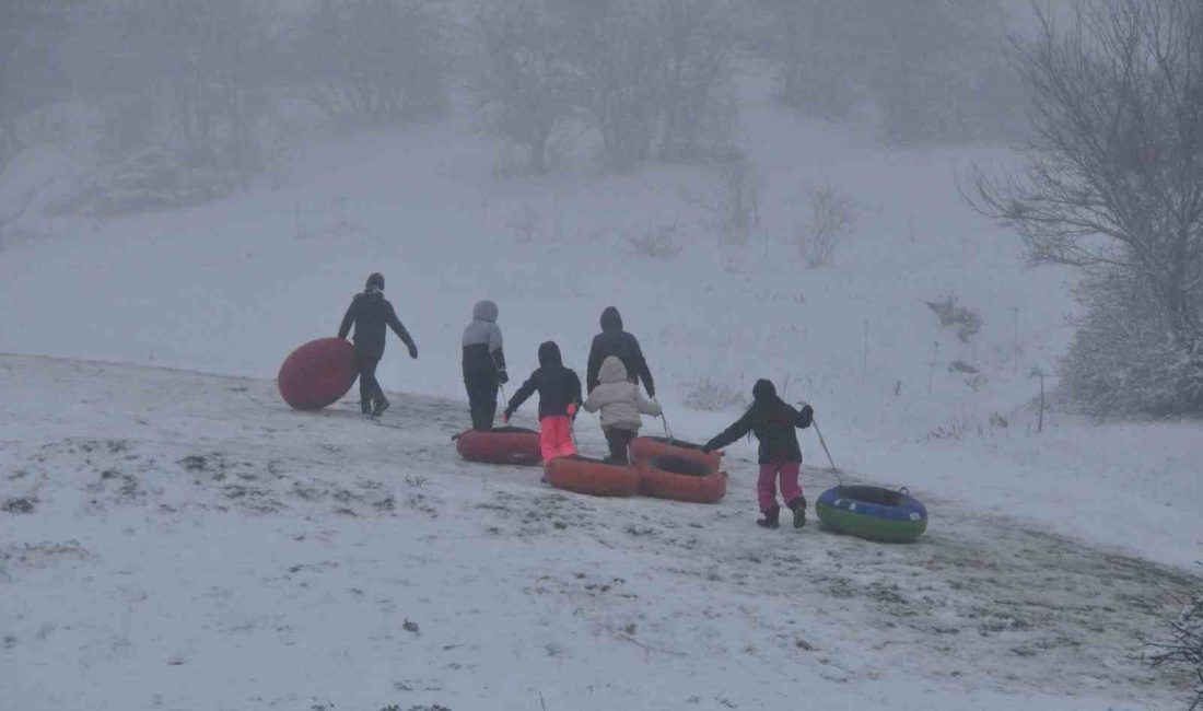 BOLU’DA KAR KALINLIĞININ 15 SANTİMETREYİ BULDUĞU ABANT GÖLÜ MİLLİ PARKI’NA