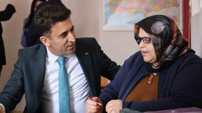 BİLECİK'TE YAŞAYAN 62 YAŞINDAKİ SUNA ŞAHİN, HALK EĞİTİM MERKEZİ TARAFINDAN