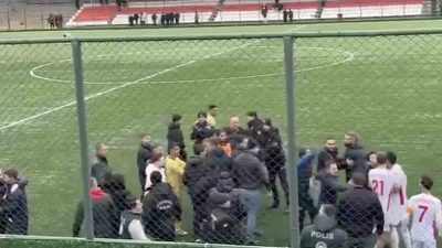 KASTAMONU’DA BÖLGESEL AMATÖR LİG’DE MÜCADELE EDEN İKİ TAKIMIN KARŞILAŞTIĞI MAÇIN