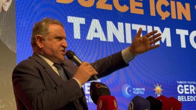 DÜZCE'DE AK PARTİ'NİN TANITIM PROGRAMINA KATILAN GENÇLİK VE SPOR BAKANI