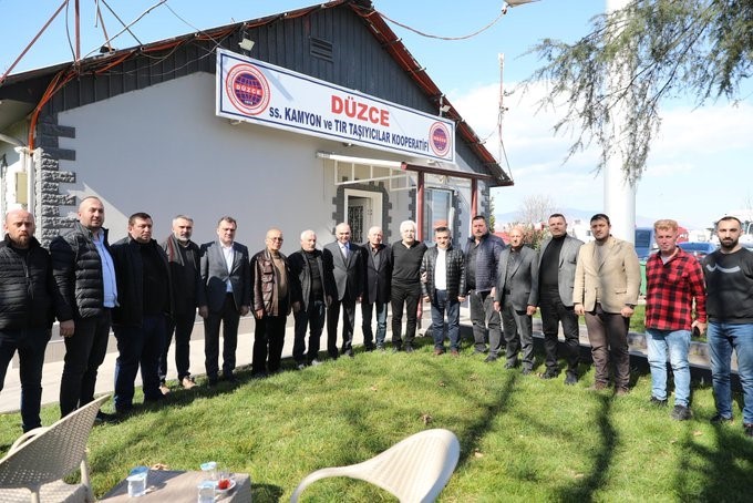 Başkan Özlü Düzce’nin yükünü taşıyan esnafla buluştu