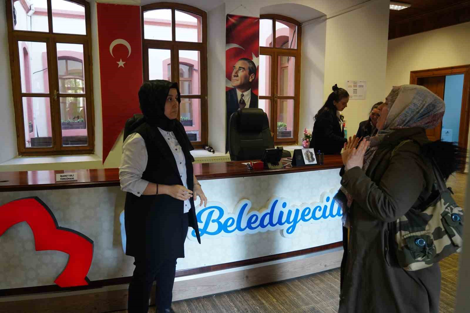 Bilecik Belediyesinde ’İşaret Dili Tercümanı’ hizmet vermeye başladı