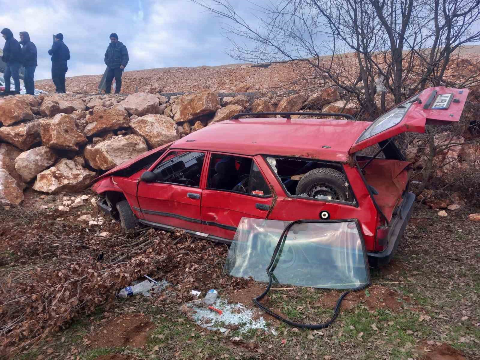 Bilecik’te seyir halinde kontrolden çıkan araç şarampole uçtu, sürücüsü yaralandı