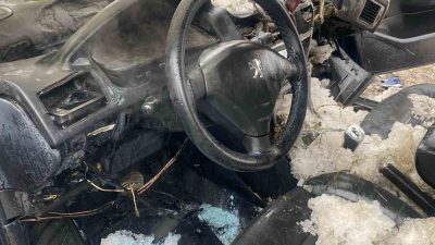 BOLU DAĞI'NDA OTOMOBİL MOTOR KISMINDAN YANDI. KAYNAŞLI İTFAİYESİ YANGINI BÜYÜMEDEN