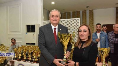 BOZÜYÜK’TE POSTA GÜVERCİNİ YARIŞINDA KUPALAR SAHİPLERİNİ BULDU