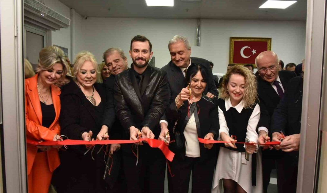 BOZÜYÜK’TE ZEKİ MÜREN VE ŞÜKRÜ TUNAR SERGİSİ TÖRENLE AÇILDI