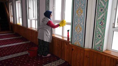 DÜZCE BELEDİYESİ TEMİZLİK İŞLERİ MÜDÜRLÜĞÜ, BAŞKAN DR. FARUK ÖZLÜ’NÜN TALİMATLARI