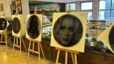 DÜZCE’DE LİSE ÖĞRENCİLERİ FİLOGRAFİ SANATINI 2 AYDA ÖĞRENİP, ÜNLÜ İSİMLERİN