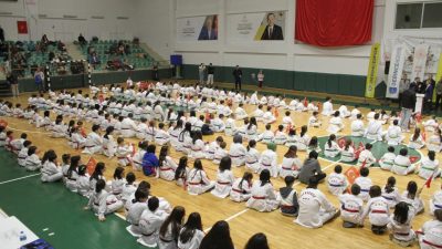 DERİNCESPOR KULÜBÜ'NDE TEKVANDO EĞİTİMLERİNE KATILAN SPORCULAR İÇİN DÜZENLENEN KUŞAK SINAVINDA