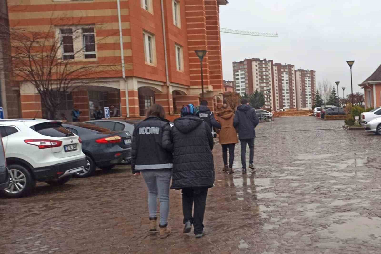 KASTAMONU'DA POLİS EKİPLERİ TARAFINDAN DÜZENLENEN OPERASYONDA, FETÖ/PDY SİLAHLI TERÖR ÖRGÜTÜ