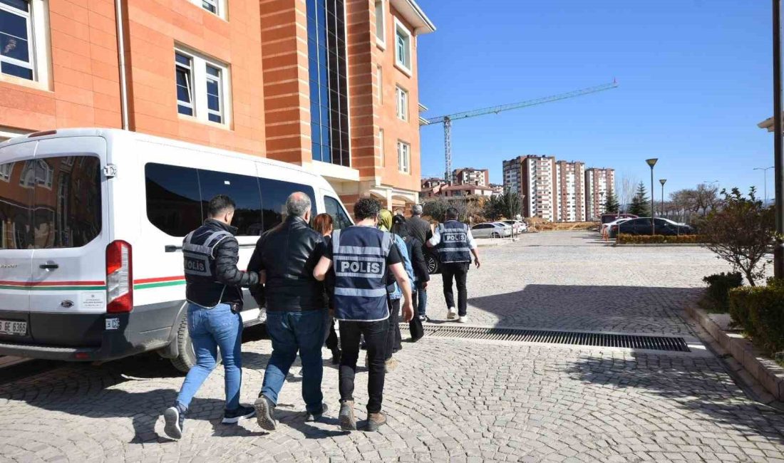 KASTAMONU'DA POLİS EKİPLERİNCE GERÇEKLEŞTİRİLEN FUHUŞ OPERASYONUNDA GÖZALTINA ALINAN 3 ŞÜPHELİDEN