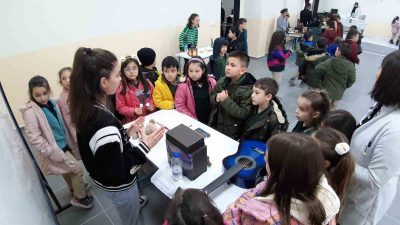 BOLU’DA, ‘OKUDUM, HİSSETTİM, PAYLAŞIYORUM’ PROJESİ ÇERÇEVESİNDE, OKUDUKLARI KİTAPLARDAN AKILDA KALAN