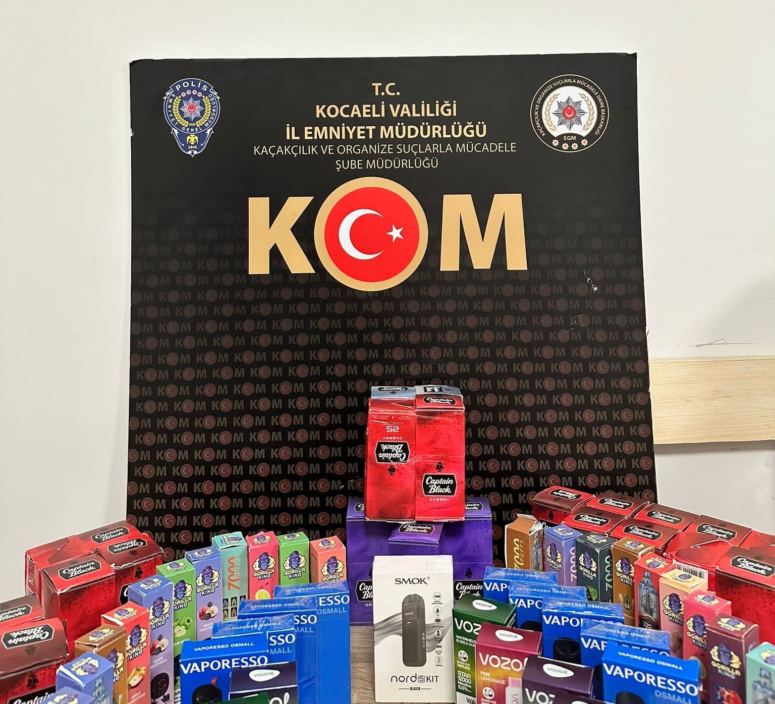 Kocaeli’de 180 bin dolu ve boş kaçak makaron ele geçirildi