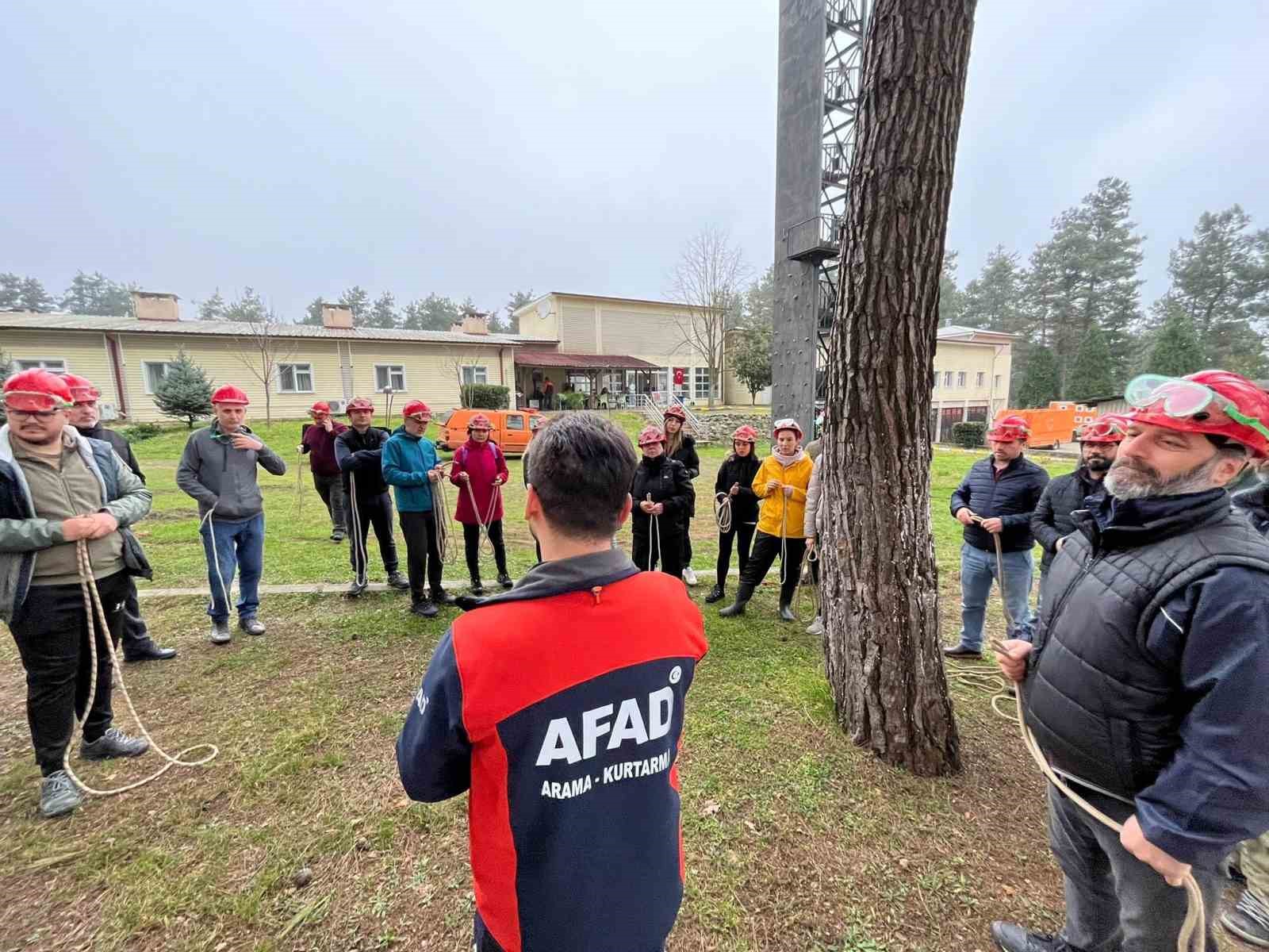 MEB personeline arama kurtarma eğitimi verildi