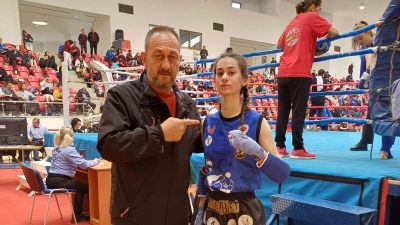 DÜZCE ÜNİVERSİTESİ ÖĞRENCESİ EYLÜL ARİNNA HEMİŞ MUAYTHAİ TÜRKİYE ŞAMPİYONASI’NDA 3.