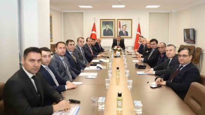 DÜZCE VALİSİ SELÇUK ASLAN BAŞKANLIĞINDA BAHAR DÖNEMİ ÜNİVERSİTELERDE HUZUR VE