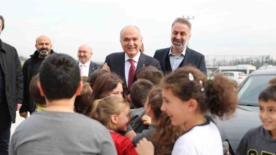 DÜZCE BELEDİYE BAŞKANI DR. FARUK ÖZLÜ, ÖĞRENCİLERE “BAŞARIYI İSTİYORSAK KENDİMİZE