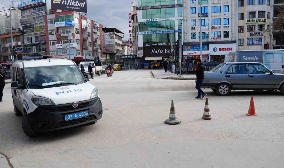 KASTAMONU’NUN EN İŞLEK CADDESİNDE BİR İŞYERİNE SİLAHLI SALDIRI DÜZENLENDİ. SİLAHLI