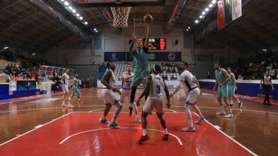 TBL'DE KOCAELİ DERBİSİ YAŞANDI. KOCAELİ BŞB KAĞITSPOR KENTLİSİ ÇAYIROVA BELEDİYESİ'Nİ