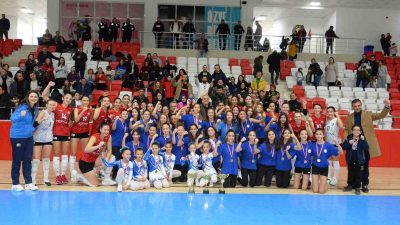 BOZÜYÜK BELEDİYE EĞİTİM SPOR:3  TEPEBAŞI GENÇLİK:0