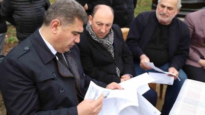 DÜZCE VALİSİ SELÇUK ASLAN, AŞIRI YAĞIŞLAR SONRASI HEYELAN OLAN BÖLGELERDE