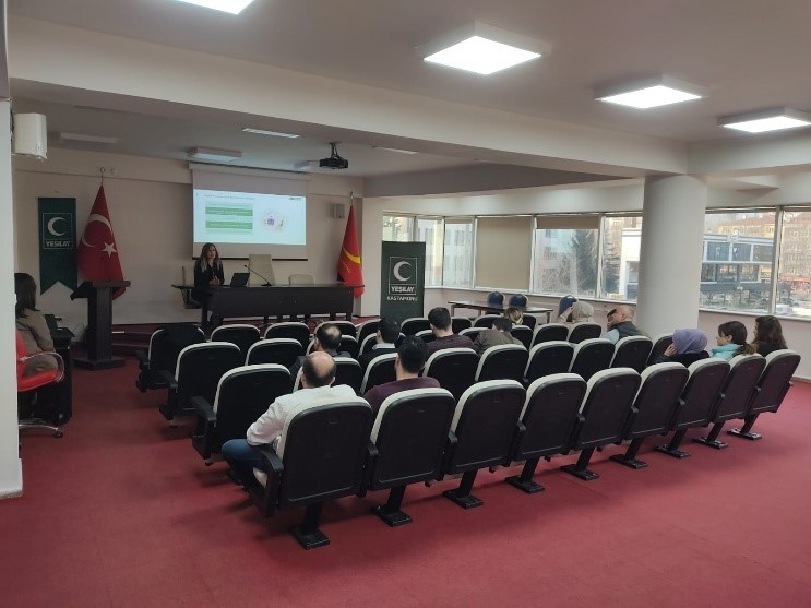 Yeşilay’dan belediye personeline bağımlılıkla mücadele semineri