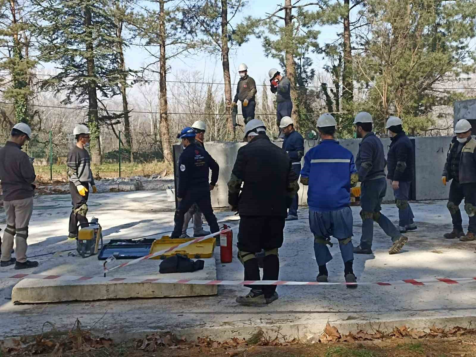 Afetlere dirençli toplum hedefi ile arama kurtarma eğitimleri sürüyor