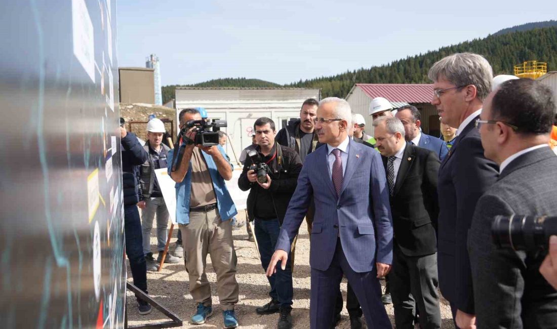 ULAŞTIRMA VE ALTYAPI BAKANI ABDULKADİR URALOĞLU, KASTAMONU’DA DEVAM EDEN ULAŞIM