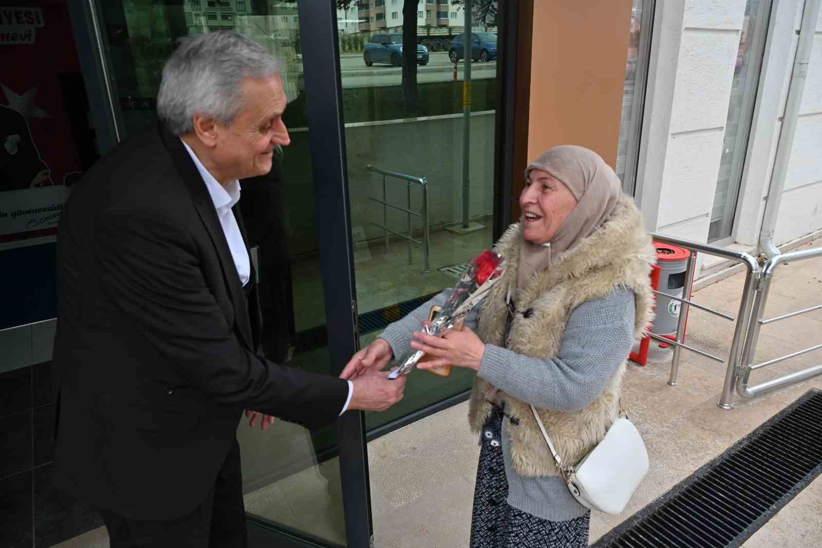 Başkan Bakkalcıoğlu’ndan annelere ve öğretmenlere kadınlar günü sürprizi