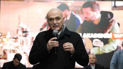 DÜZCE BELEDİYE BAŞKANI DR. FARUK ÖZLÜ, ÇAMLIEVLER MAHALLESİ SAKİNLERİYLE BULUŞMASINDA,