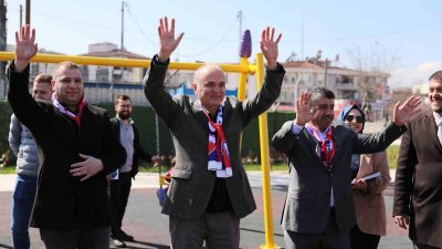 DÜZCE BELEDİYE BAŞKANI DR. FARUK ÖZLÜ, MİLLET BAHÇESİNDE ESNAFLAR VE