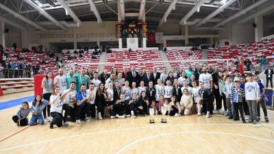 “BİZİM KIZLAR”  ARTIK 1. LİGDE, ŞAMPİYONLUK KUPASI BOZÜYÜK’ÜN OLDU