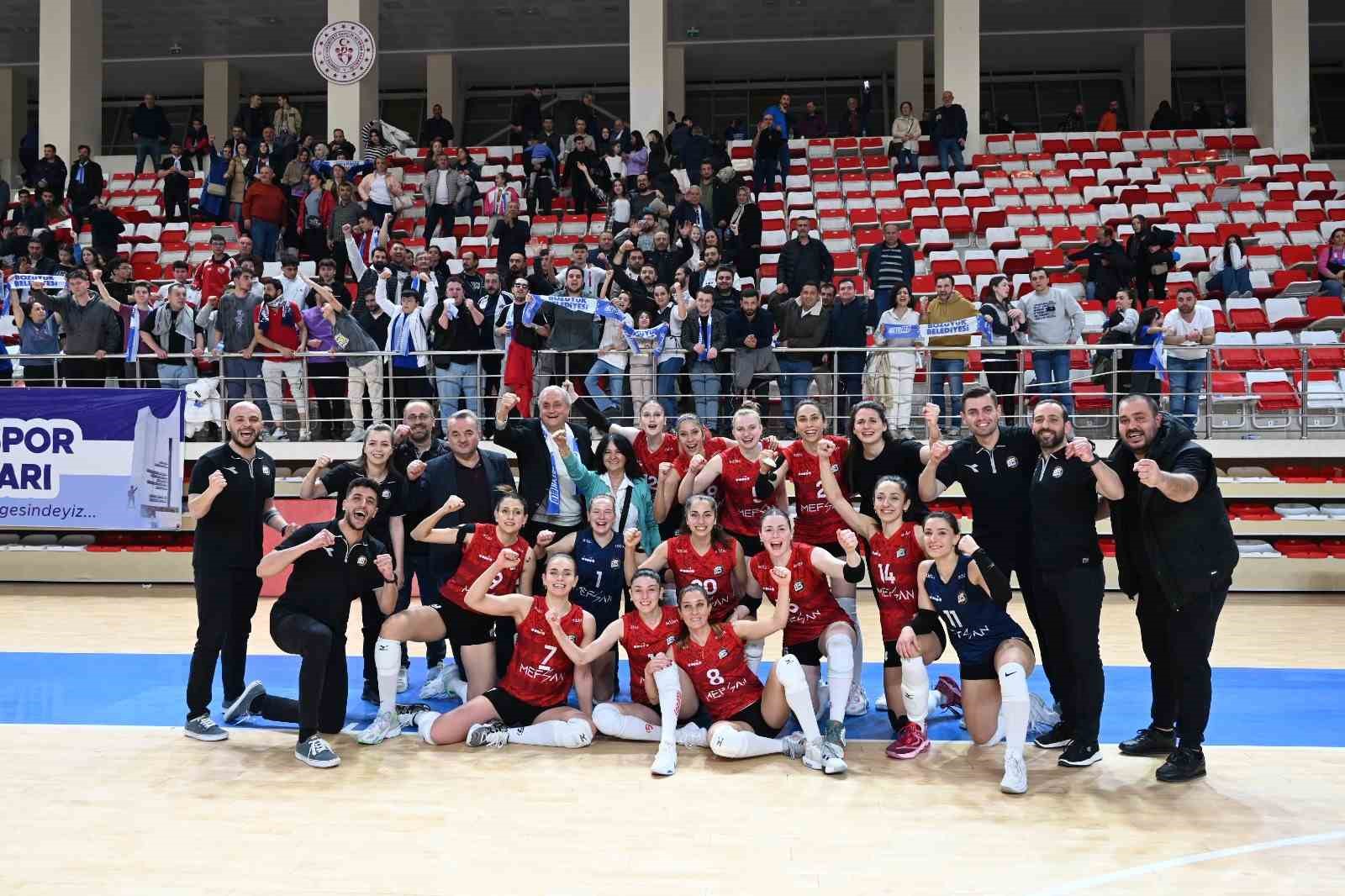 Bozüyük Belediyesi Eğitim Spor: 3 – Aksaray 1989: 1