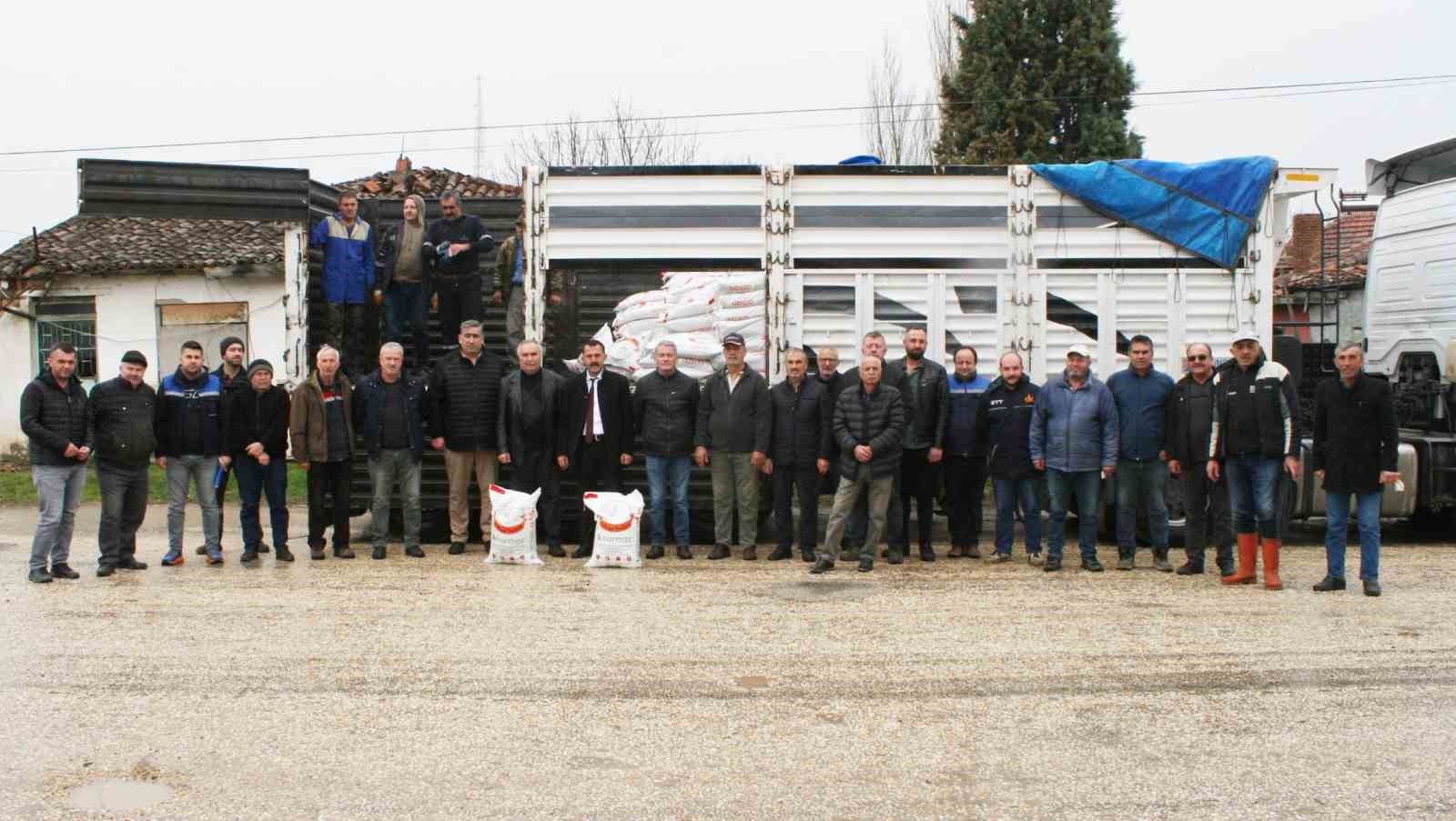 Bozüyük’te çiftçilere nohut tohumu dağıtıldı