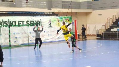 HENTBOL ERKEKLER SÜPER LİG'İN 18. HAFTASINDA BEYKOZ BELEDİYESPOR'U AĞIRLAYAN SAKARYA