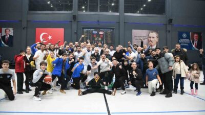 TÜRKİYE BASKETBOL LİGİ'NİN 31. HAFTASI'NDA ÇAYIROVA BELEDİYESİ, BORNOVA BELEDİYESİ KARŞIYAKA