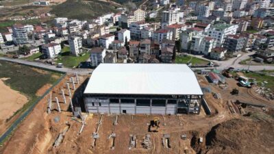 ÇAYIROVA BELEDİYESİNİN İLÇEYE KAZANDIRDIĞI KAPALI SPOR SALONU VE SPORCU FABRİKASI
