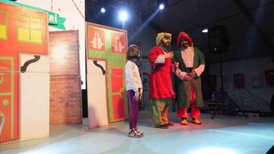 DÜZCE BELEDİYESİ RAMAZAN ETKİNLİKLERİNDE BİRBİRİNDEN ÜNLÜ İSİMLER DÜZCELİLERİ ZİYARET EDERKEN