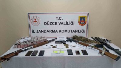DÜZCE'DE JANDARMA EKİPLERİ TARAFINDAN YAPILAN OPERASYONLARDA UYUŞTURUCU, RUHSATSIZ AV TÜFEĞİ