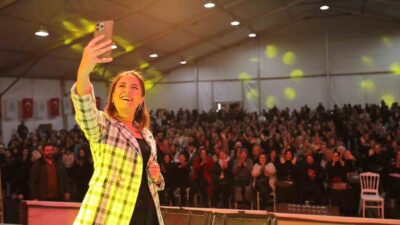 DÜZCE BELEDİYESİ EV SAHİPLİĞİNDE CEDİDİYE MEYDANI’NDA DÜZENLENEN RAMAZAN ETKİNLİKLERİ HIZ